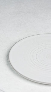 Snow Round Flat 8.5 Plate