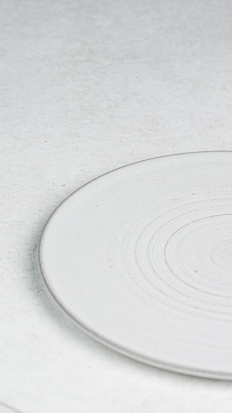 Snow Round Flat 8.5 Plate