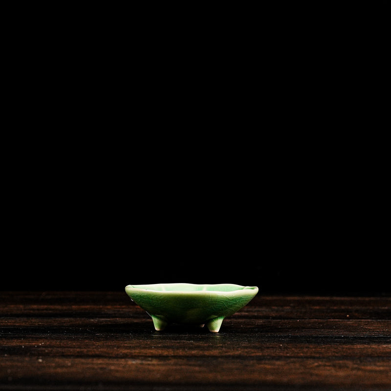 Nasturtium Small Saucer - Round Leaf Style