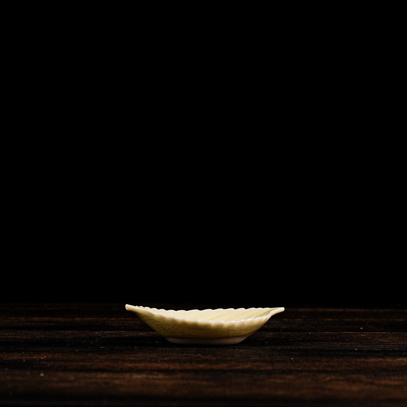 Hanai Kada Small Saucer - Leaf Style