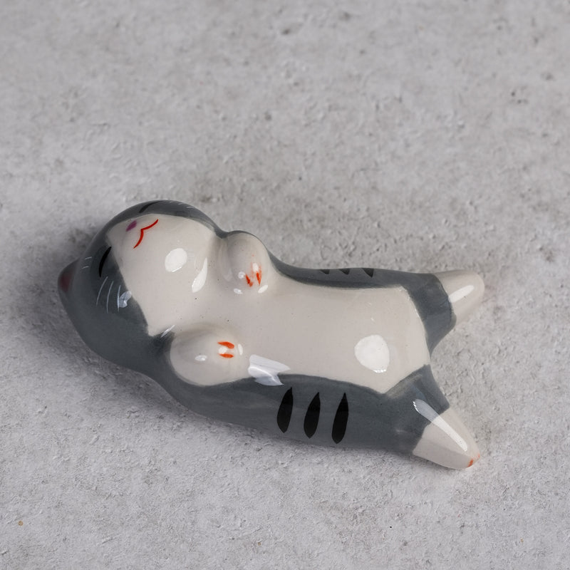 Tummy-Up Cat Chopstick Rest - Grey