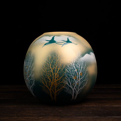 Kinunmoku Forested Range Vase