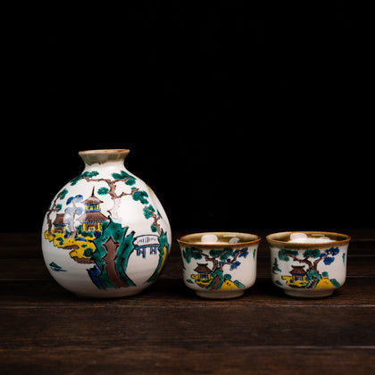 Old Kutani Landscape Sake Set