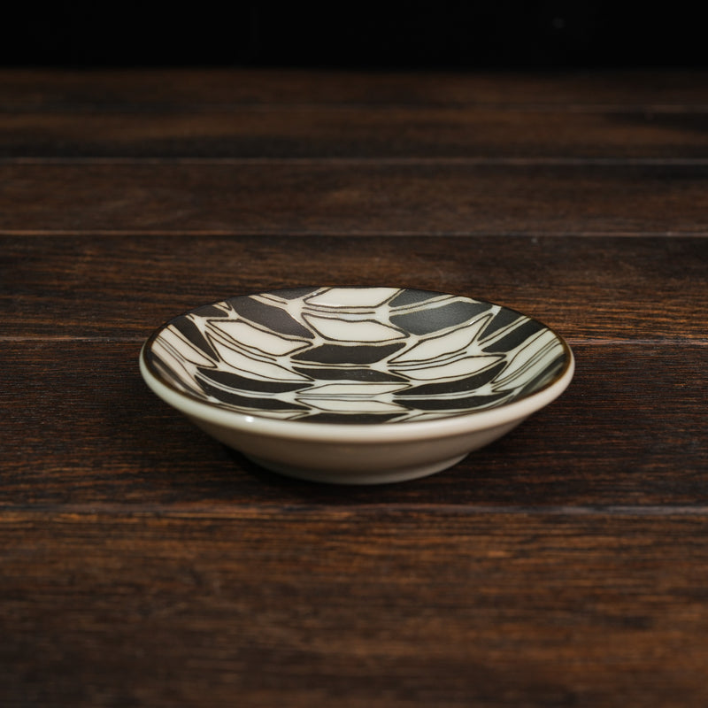 Komon Small Plate - Arrow