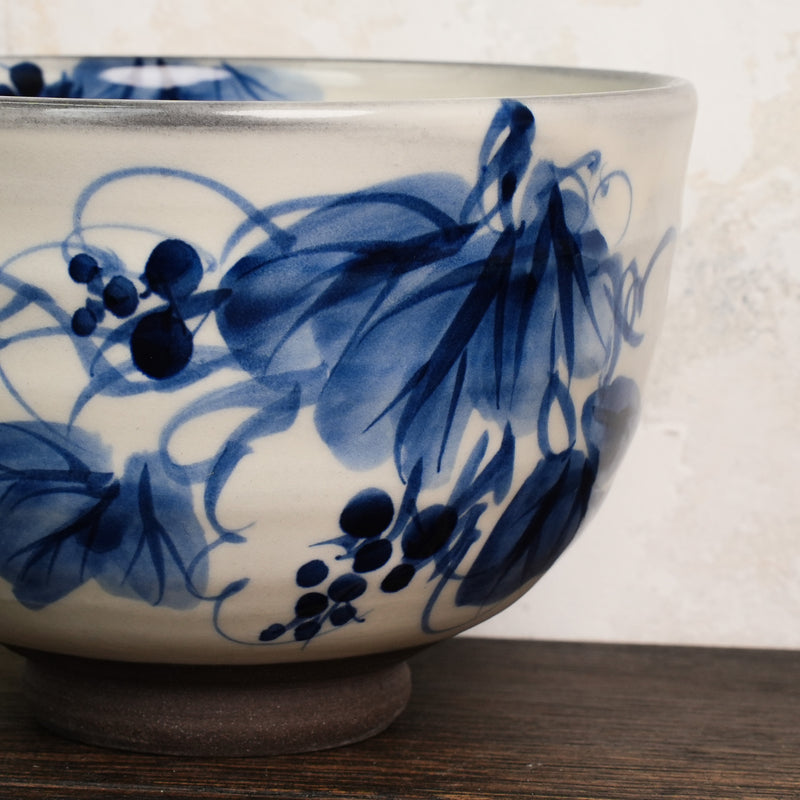 Hand-Painted Matcha Bowl Byaku - Mt. Grape Style