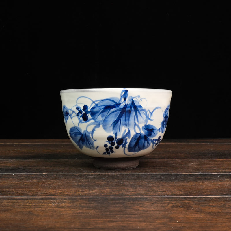 Hand-Painted Matcha Bowl Byaku - Mt. Grape Style