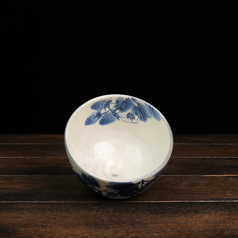Hand-Painted Matcha Bowl Byaku - Strawberry Style