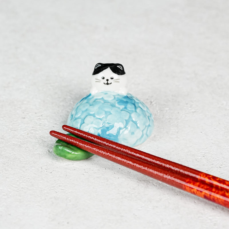 Hana Nyanko Chopstick Rest - Mini Blue Flower