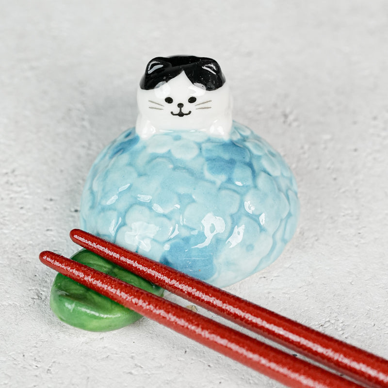 Hana Nyanko Chopstick Rest - Mini Blue Flower
