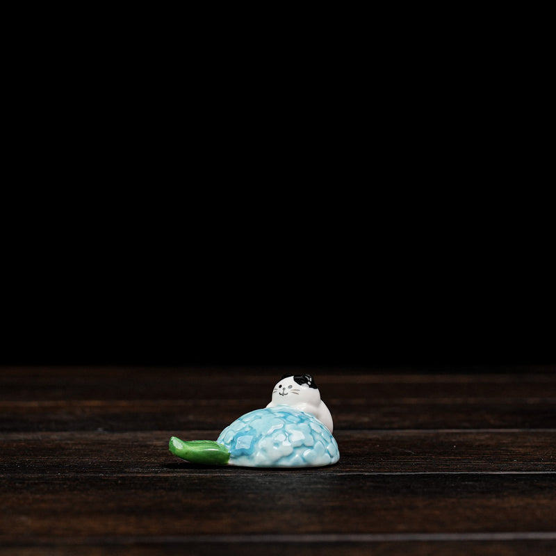 Hana Nyanko Chopstick Rest - Mini Blue Flower